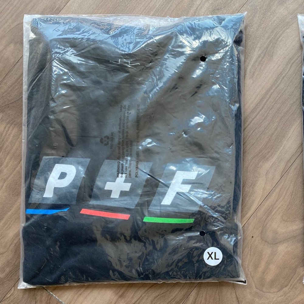 PLACES+FACES: BROADCAST T-SHIRT XL